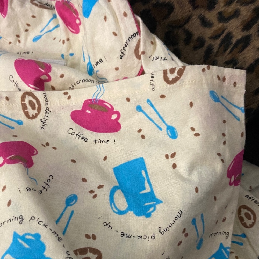 Women’s Vintage Bobbie Brooks   Coffee Print Pajama Set - Cream with Blue & Pink - Picture 8 of 8